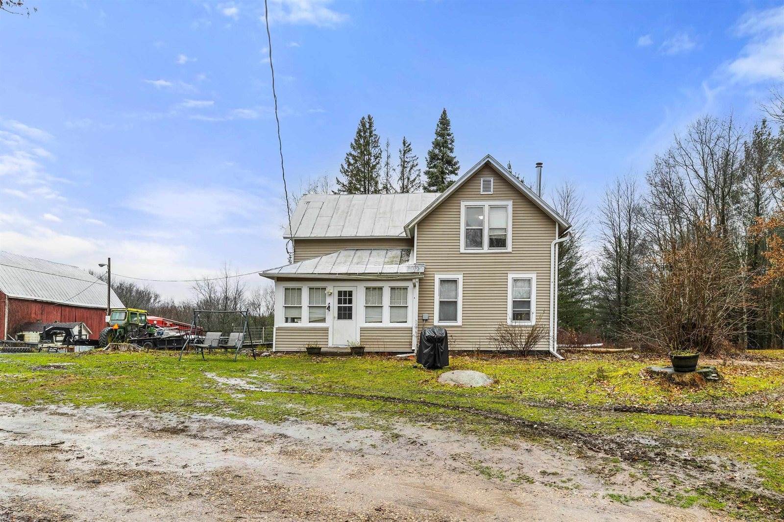 E1798 North Lake Road, Iola, WI 54945