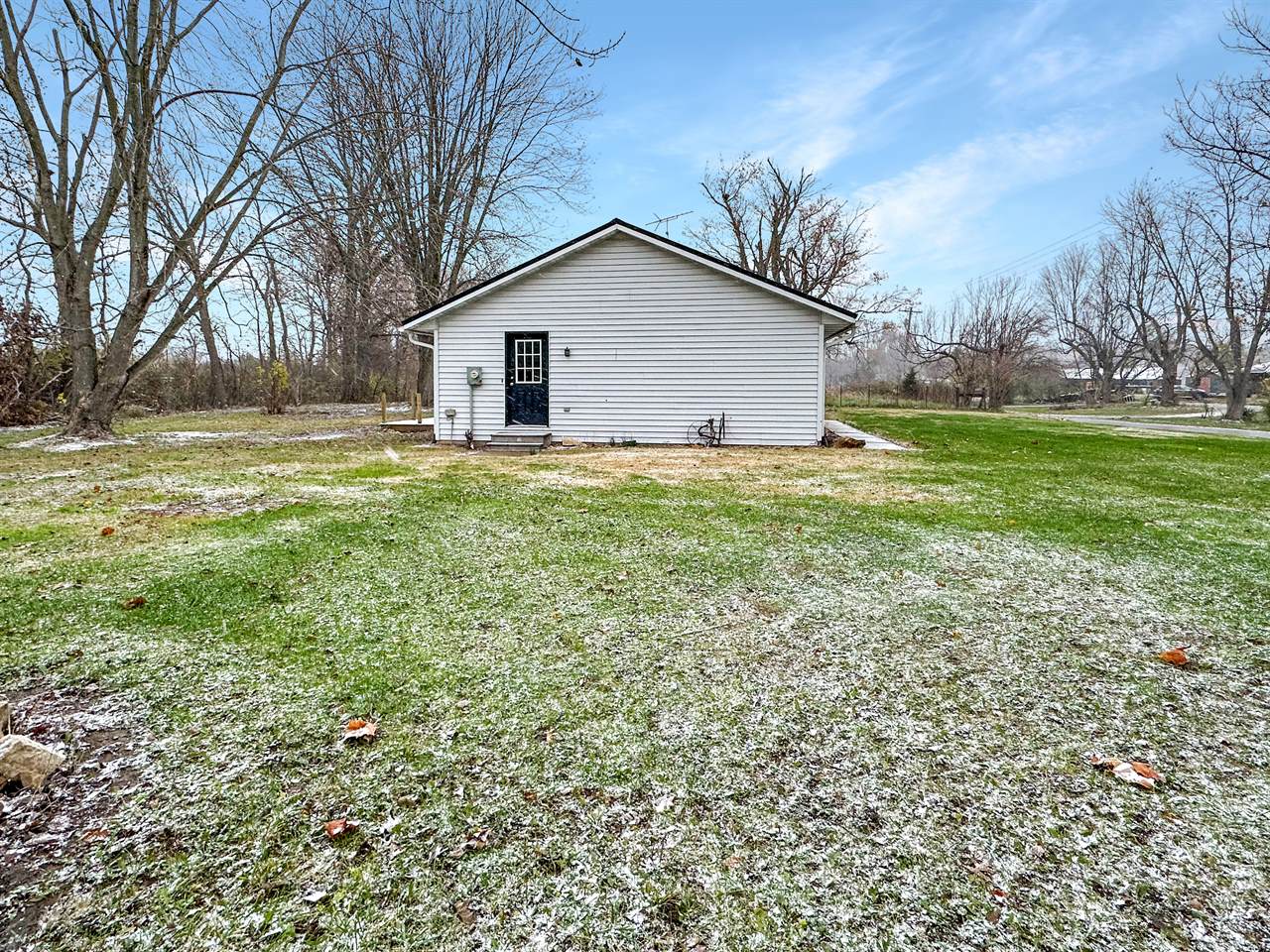 8925 S Singhurst Street, Terre Haute, IN 47802