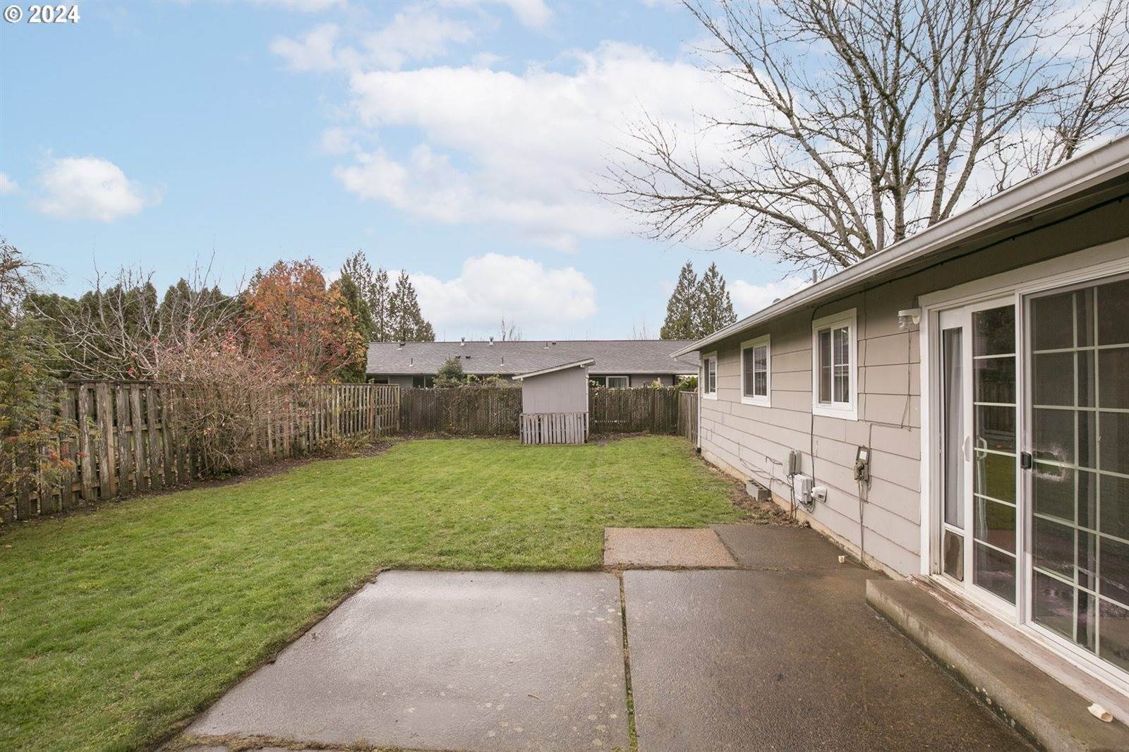 925 NE Country Club Ave, Gresham, OR 97030