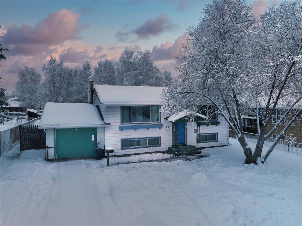 253 Bentley Drive, Fairbanks, AK 99701