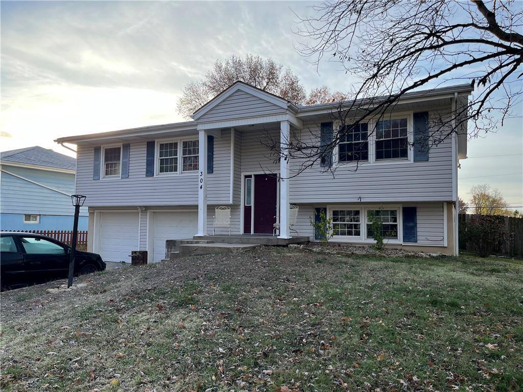 304 Highland Road, Lansing, KS 66043