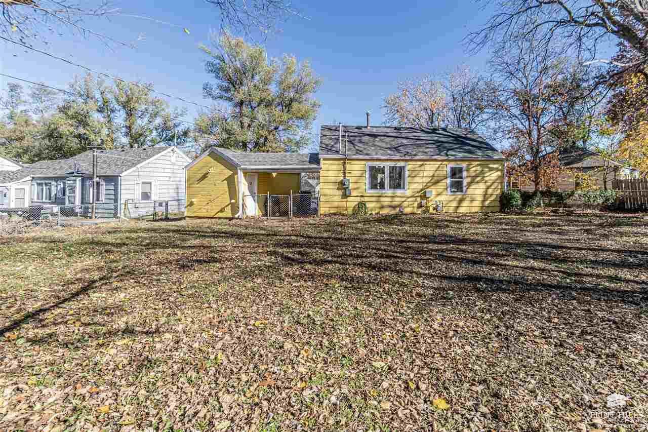 145 Sunset Drive, Junction City, KS 66441