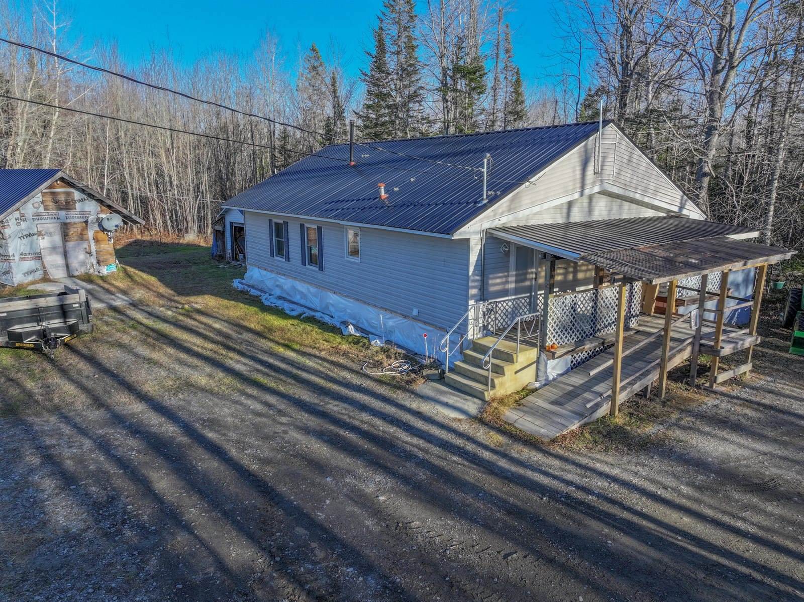 526 Darling Road, Hudson, ME 04449