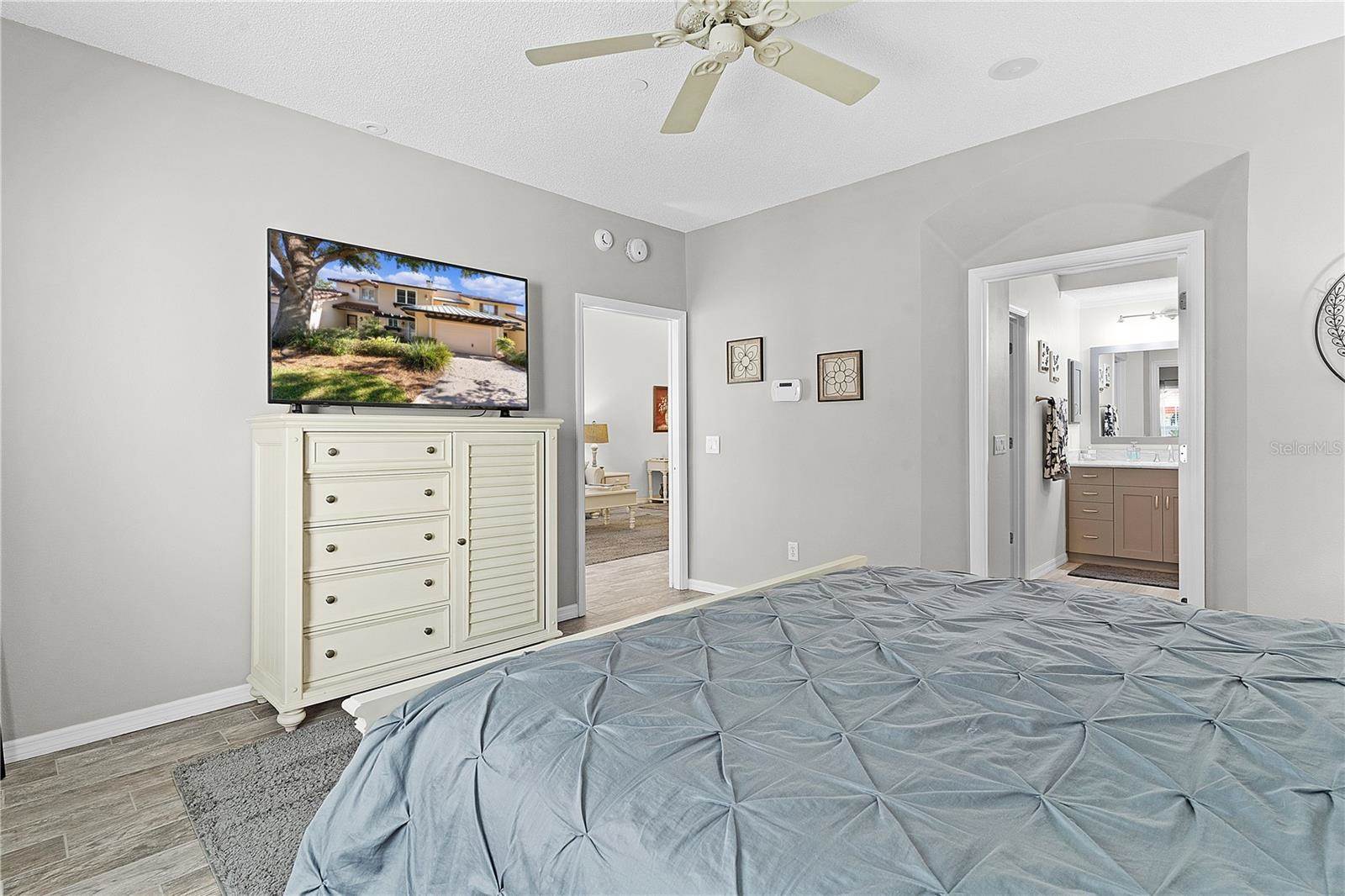 1239 Avenida de Las Casas, The Villages, FL 32159