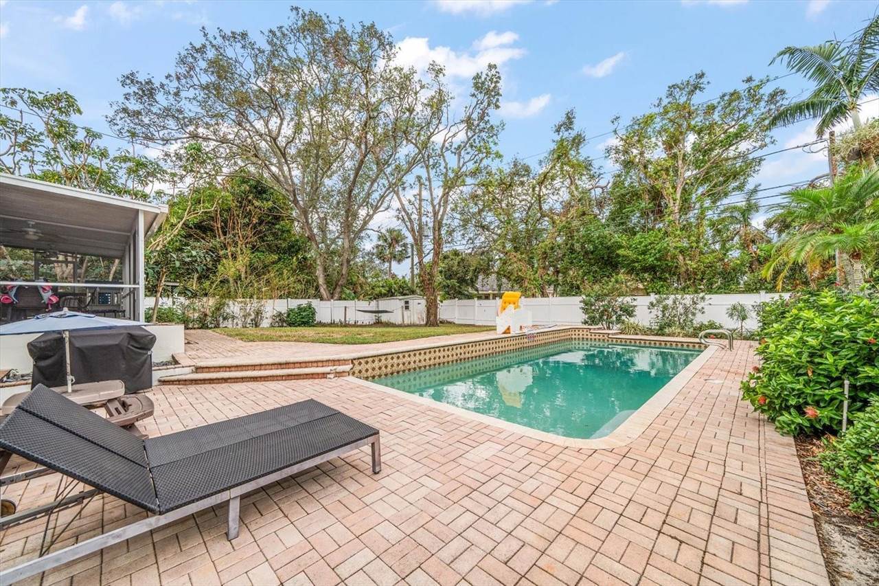 1580 Jungle Avenue North, Saint Petersburg, FL 33710