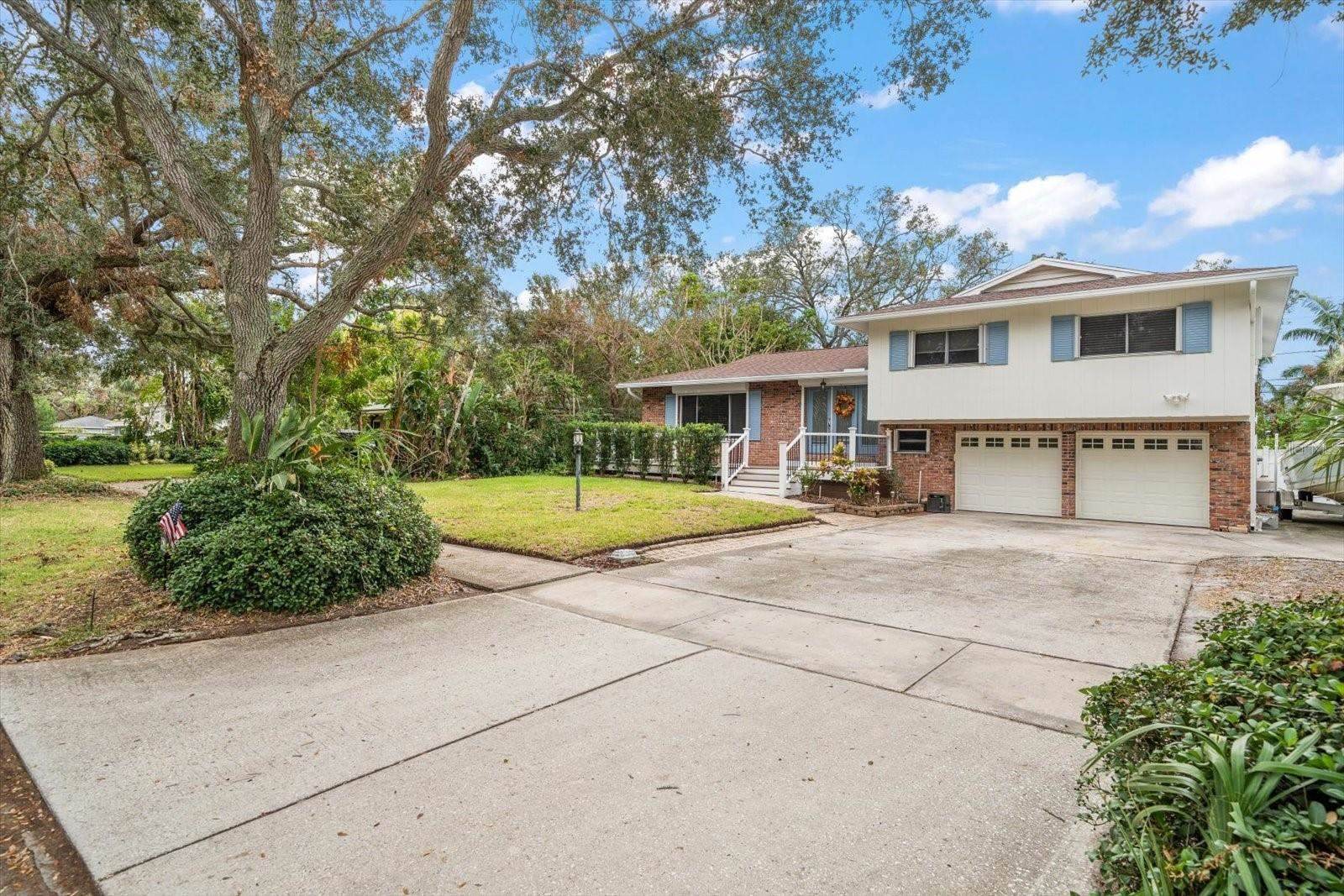 1580 Jungle Avenue North, Saint Petersburg, FL 33710