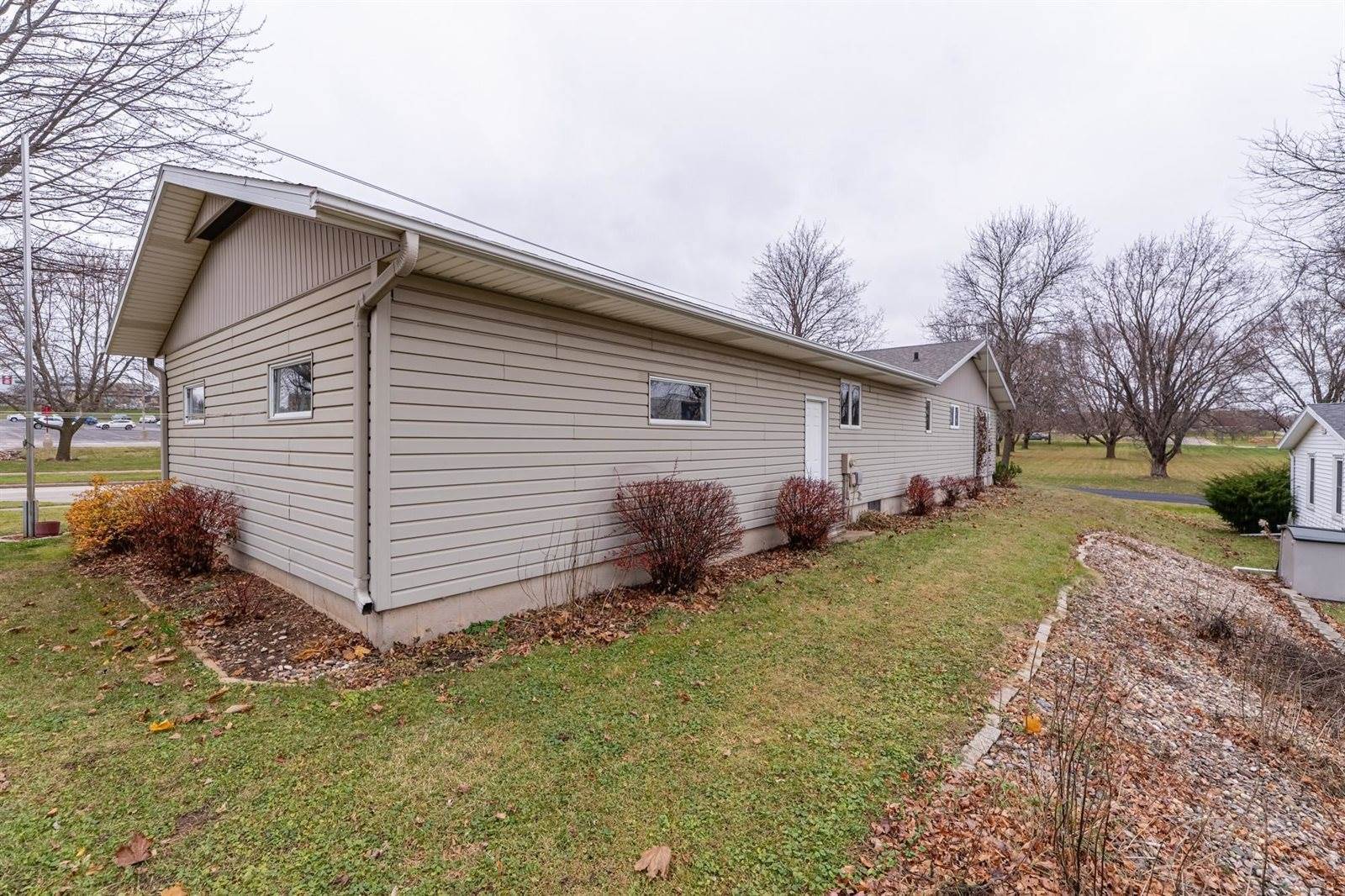 1211 N Walnut Avenue, Marshfield, WI 54449