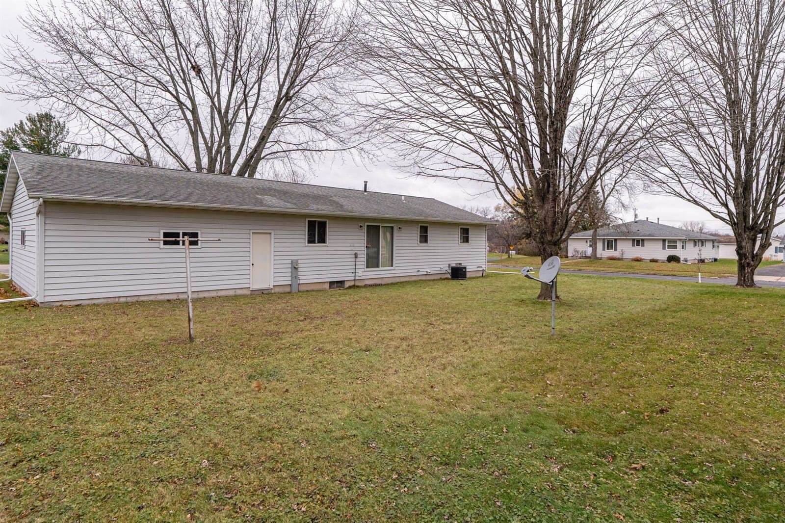 527 N Hume Avenue, Marshfield, WI 54449