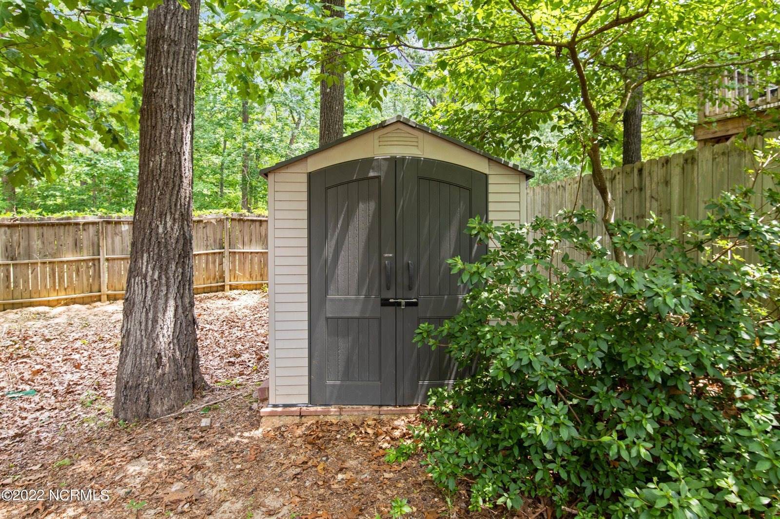 255 West Hedgelawn Way, Southern Pines, NC 28387