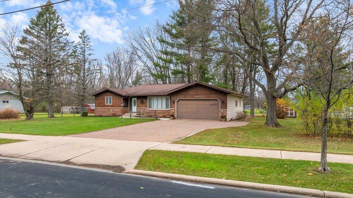 2001 E Blodgett Street, Marshfield, WI 54449