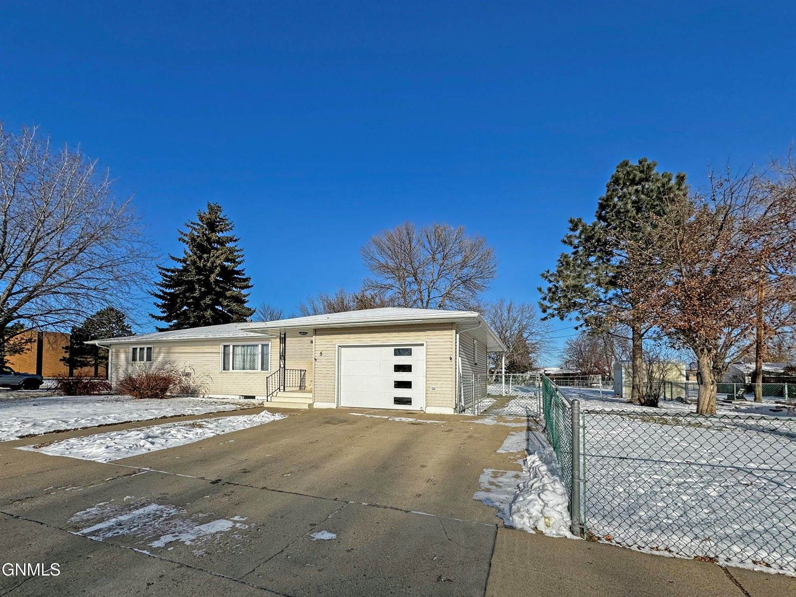 5 18th Street East, Williston, ND 58801