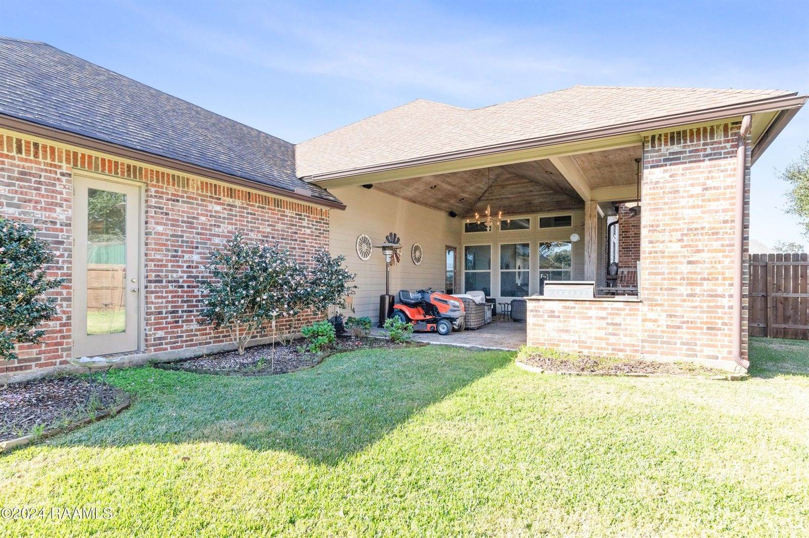 109 Carriage Lakes Drive, Youngsville, LA 70592