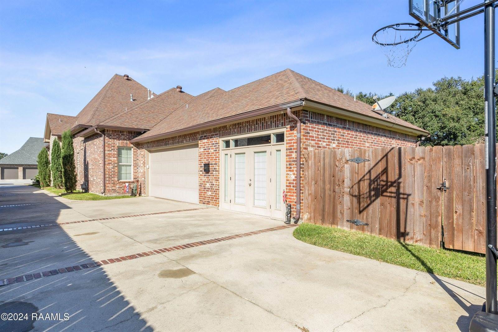 109 Carriage Lakes Drive, Youngsville, LA 70592