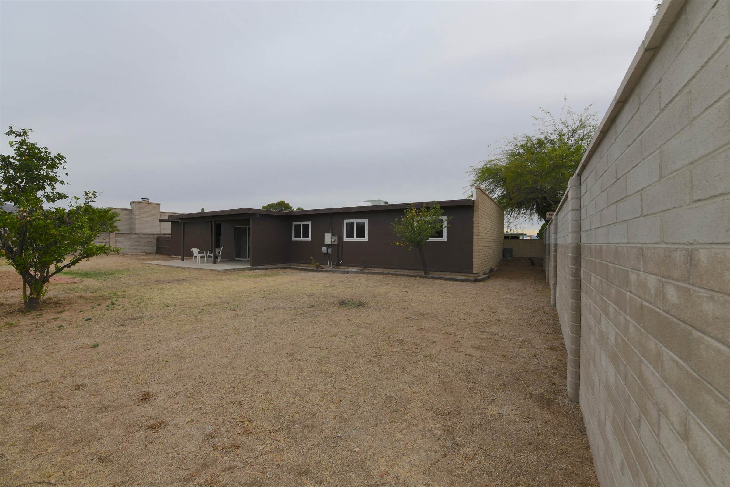 9761 E Sellarole Rd, Tucson, AZ 85730