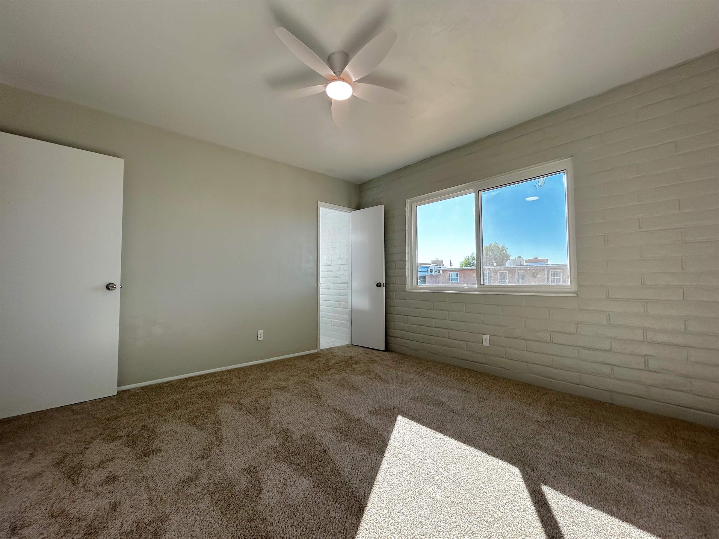9761 E Sellarole Rd, Tucson, AZ 85730