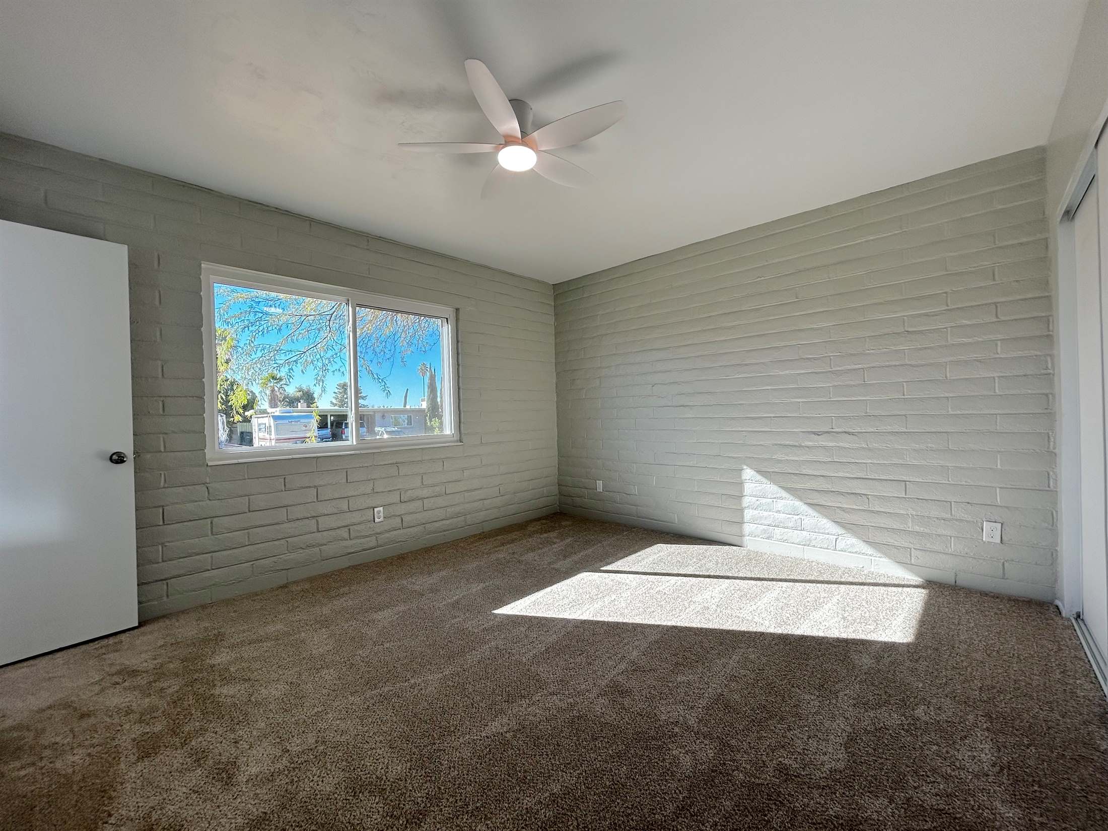 9761 E Sellarole Rd, Tucson, AZ 85730