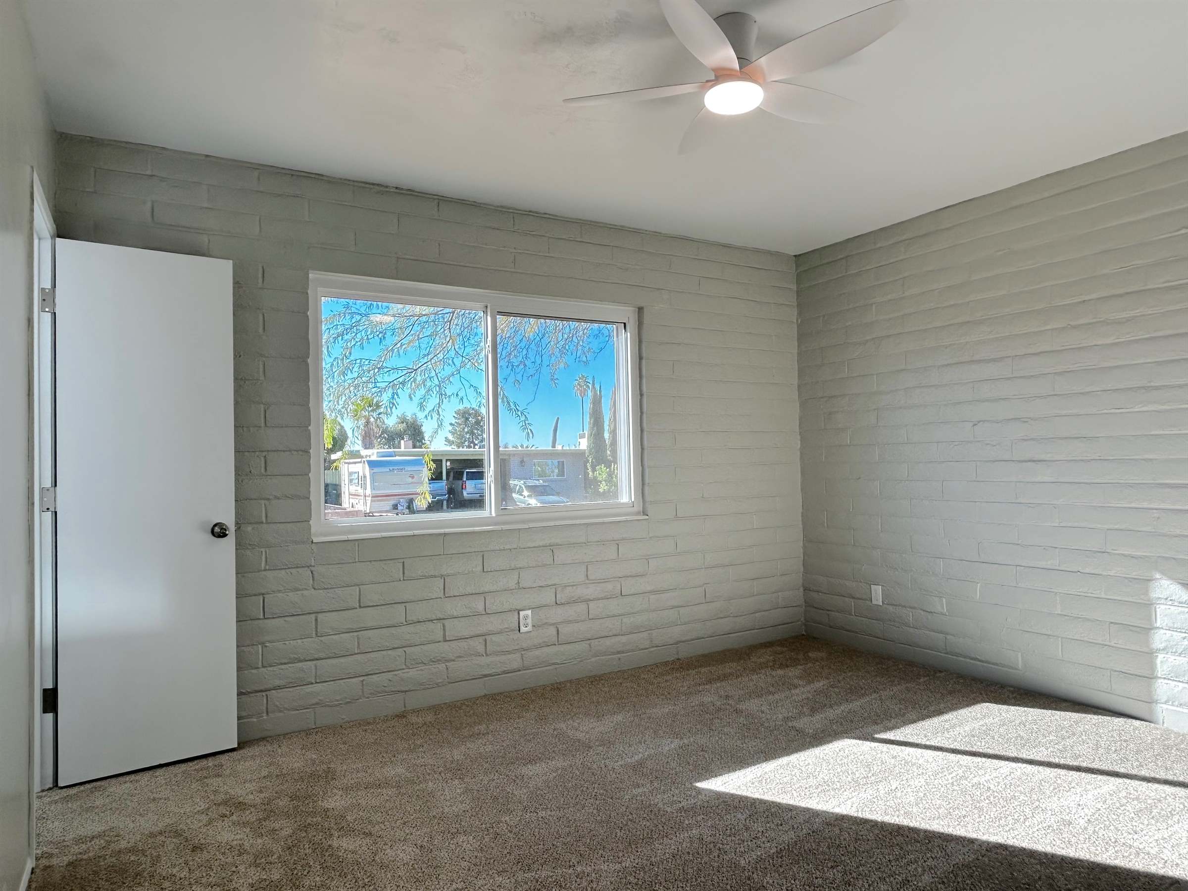 9761 E Sellarole Rd, Tucson, AZ 85730