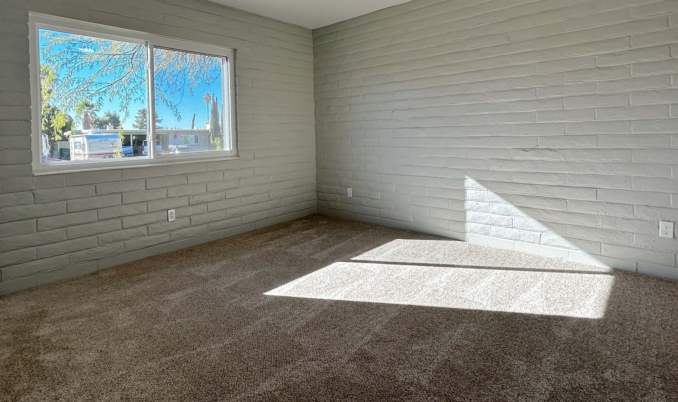 9761 E Sellarole Rd, Tucson, AZ 85730