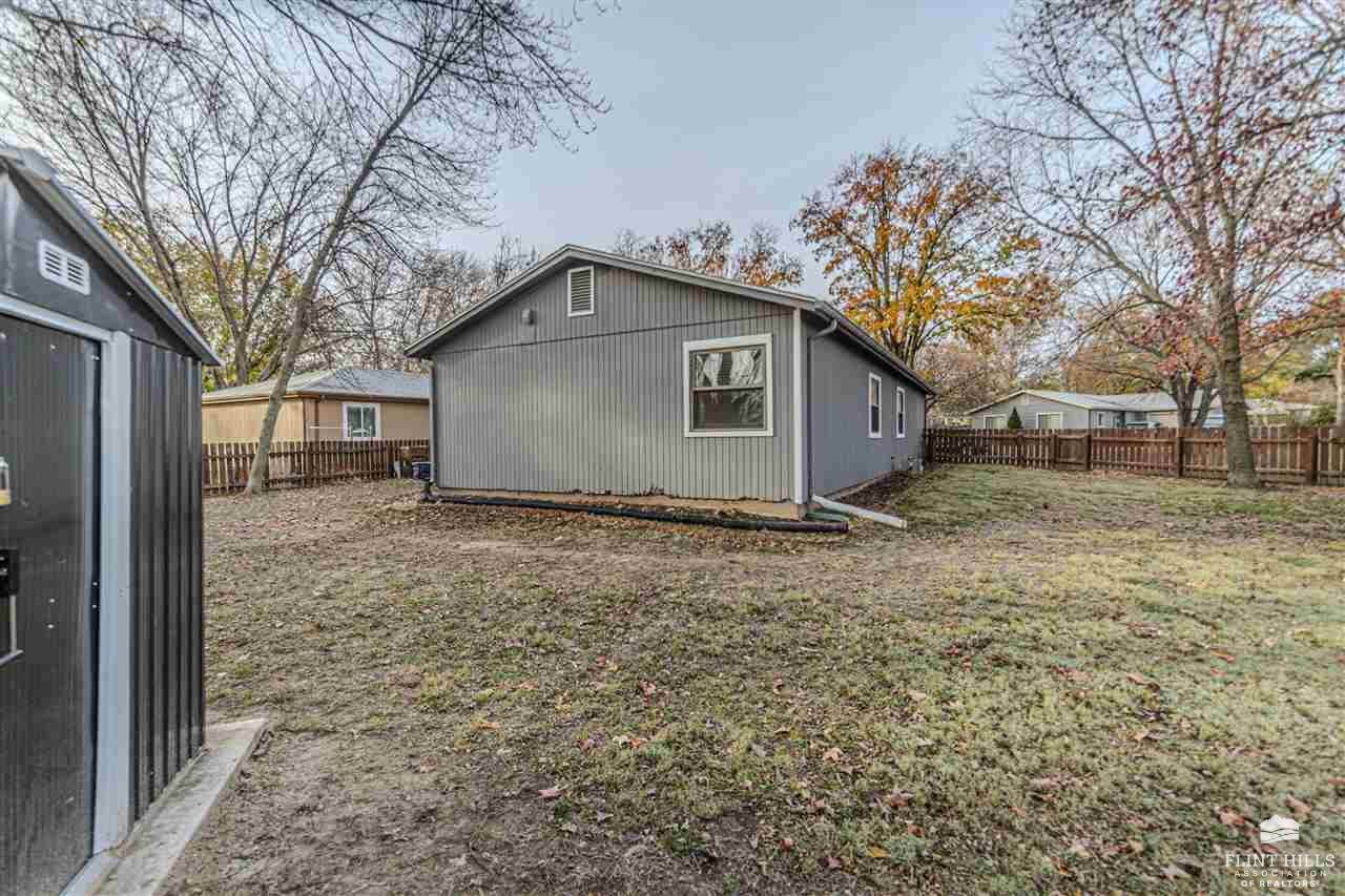 2430 Purcell's Mill, Manhattan, KS 66502