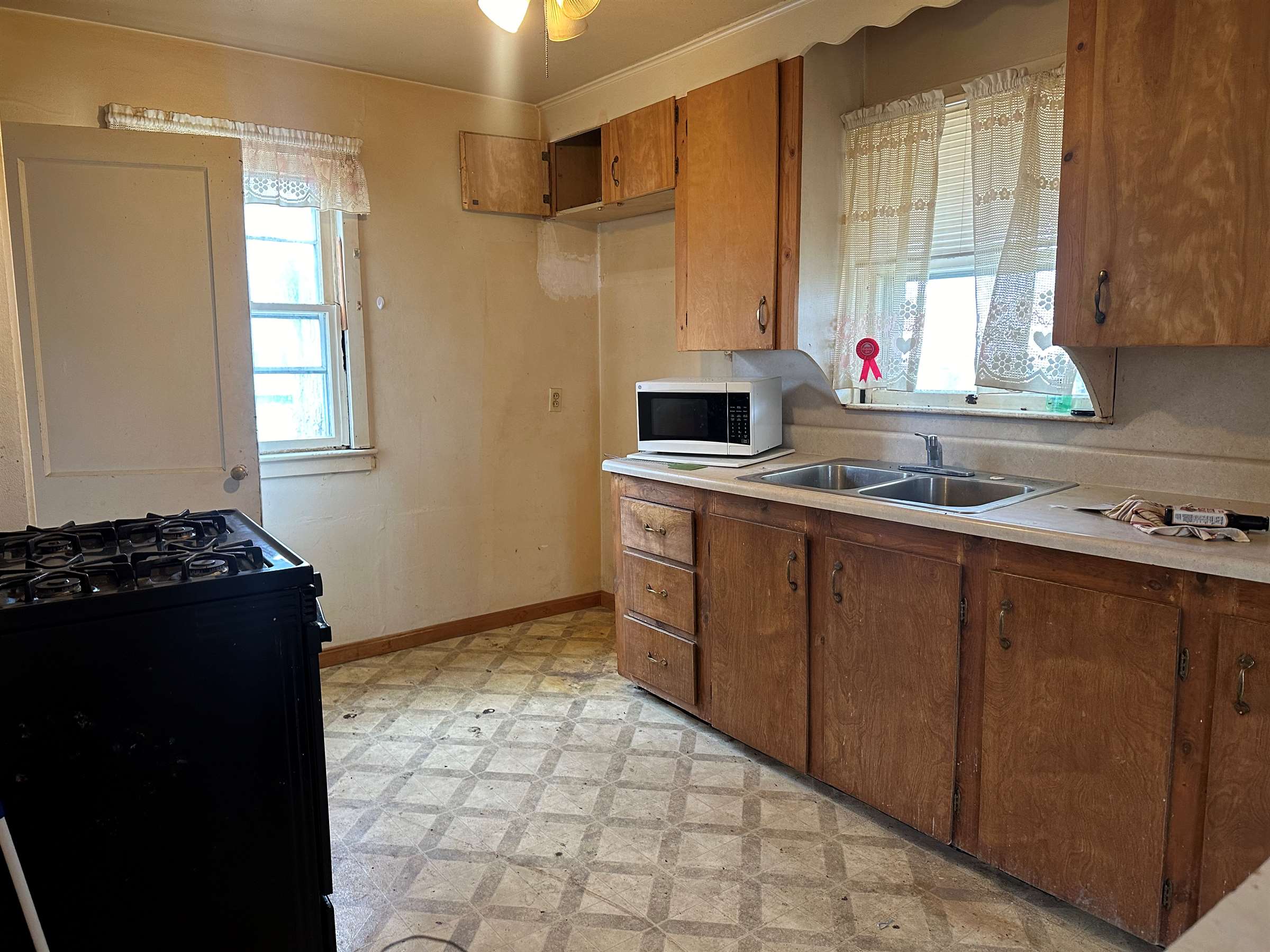 512 Ray Ave, Ashland, OH 44805