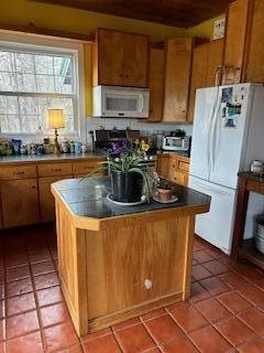 20 Monument Road, Abbot, ME 04406