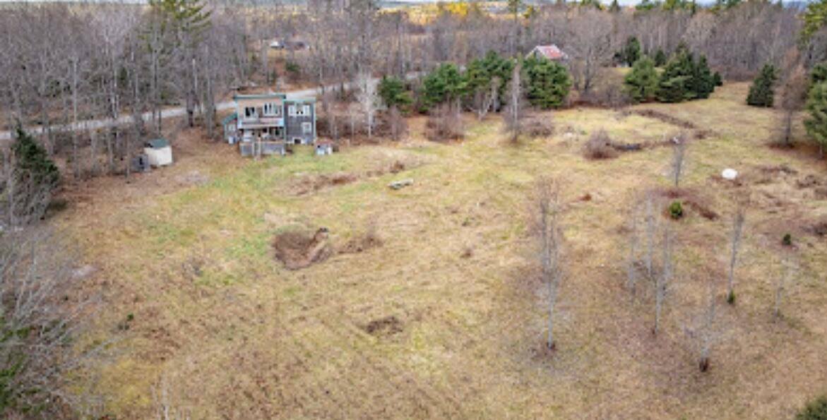 20 Monument Road, Abbot, ME 04406