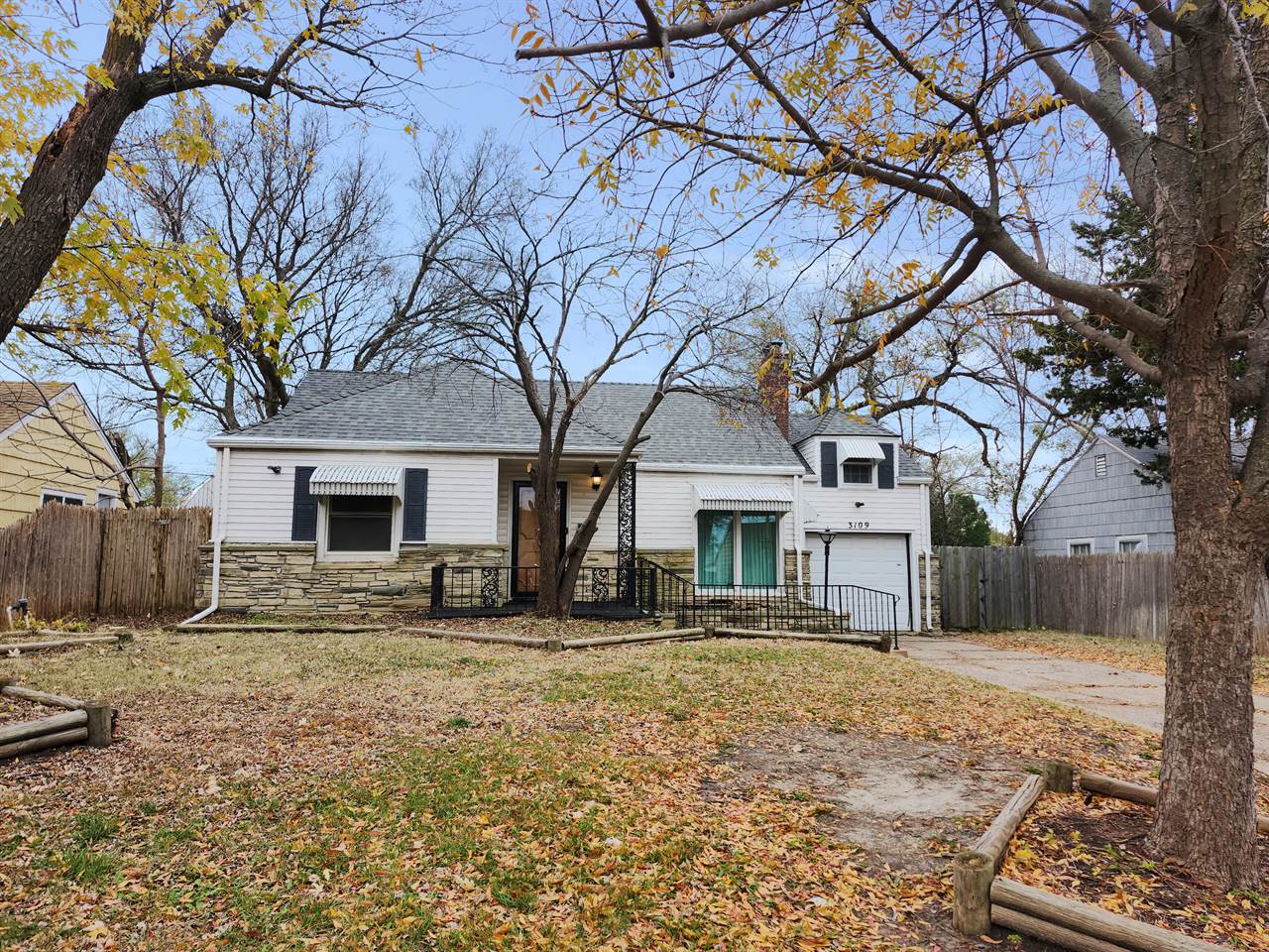 3109 E Maplewood Dr, Wichita, KS 67214