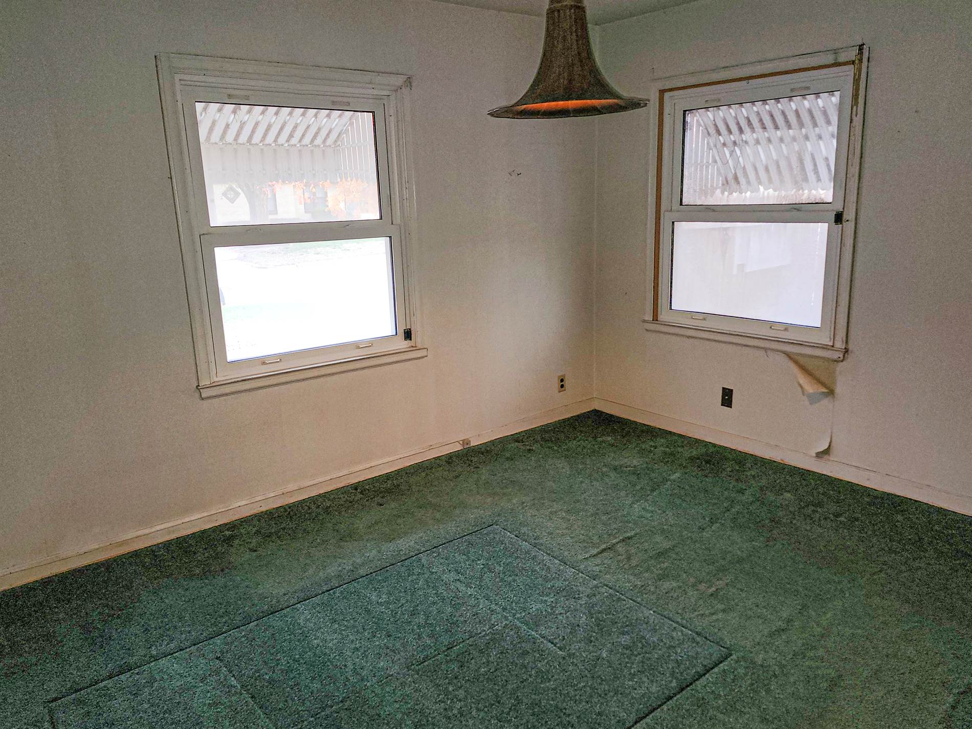 3109 E Maplewood Dr, Wichita, KS 67214