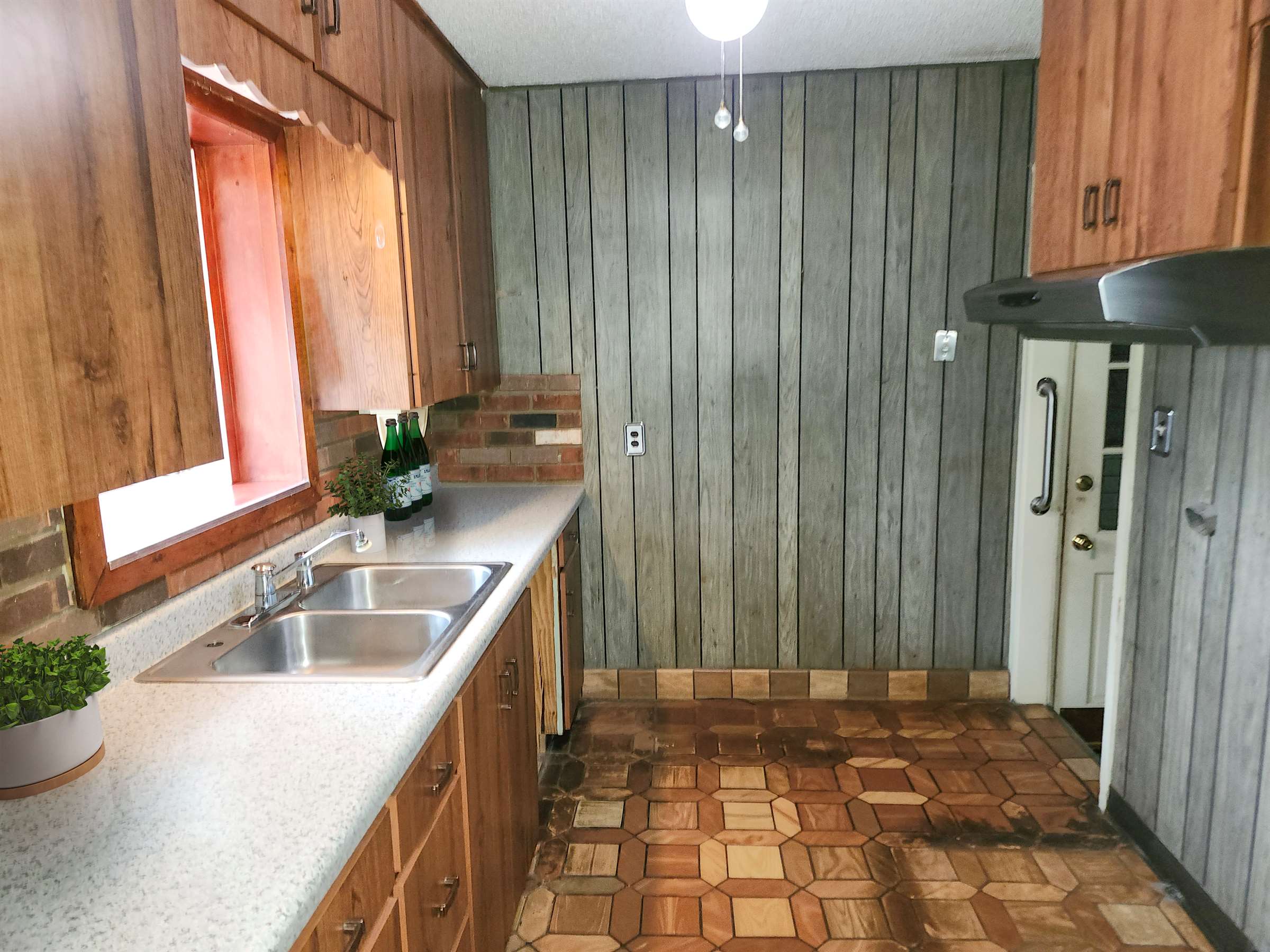 3109 E Maplewood Dr, Wichita, KS 67214