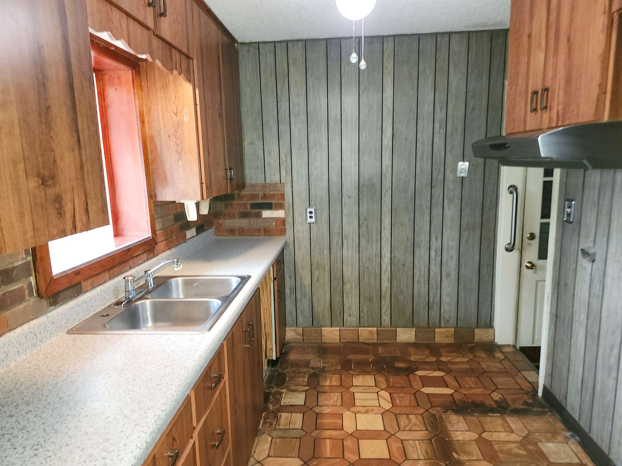 3109 E Maplewood Dr, Wichita, KS 67214