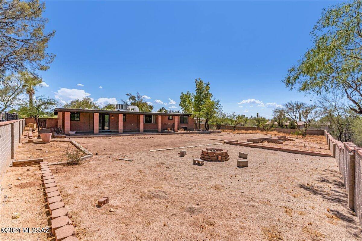 612 West Placita De La Poza, Tucson, AZ 85704