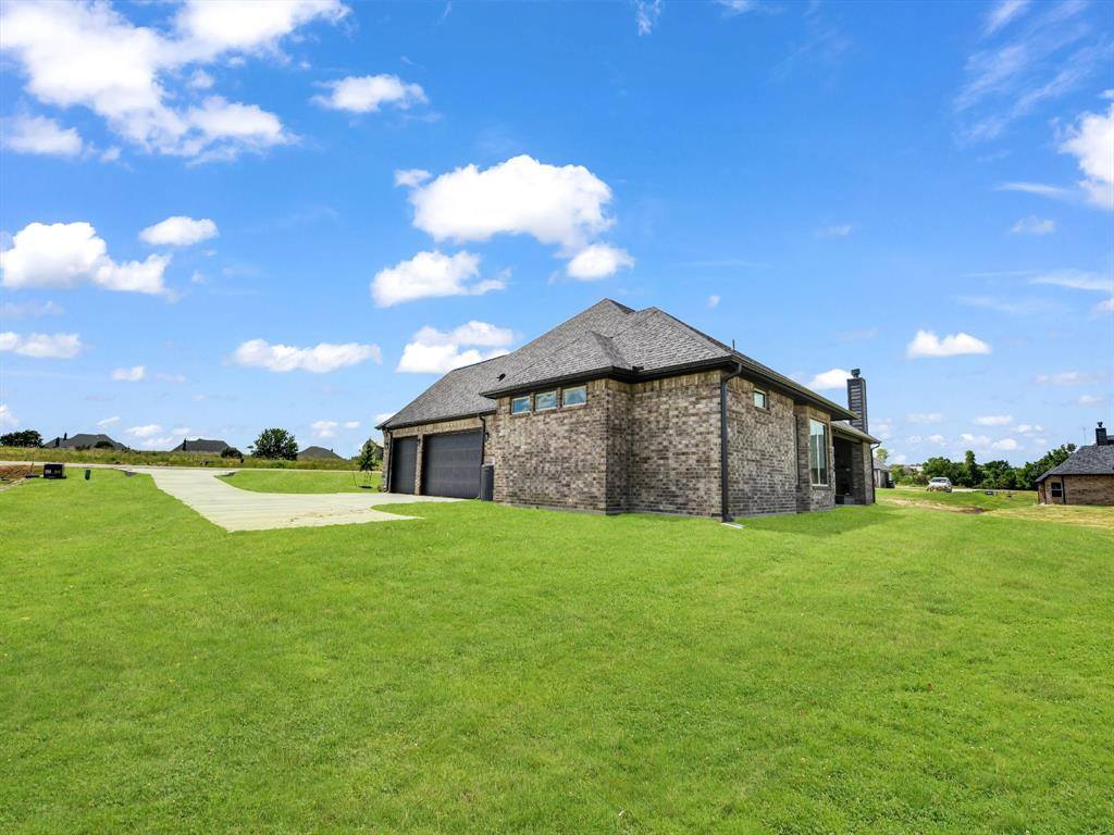 605 Gatlin Pass, Azle, TX 76020