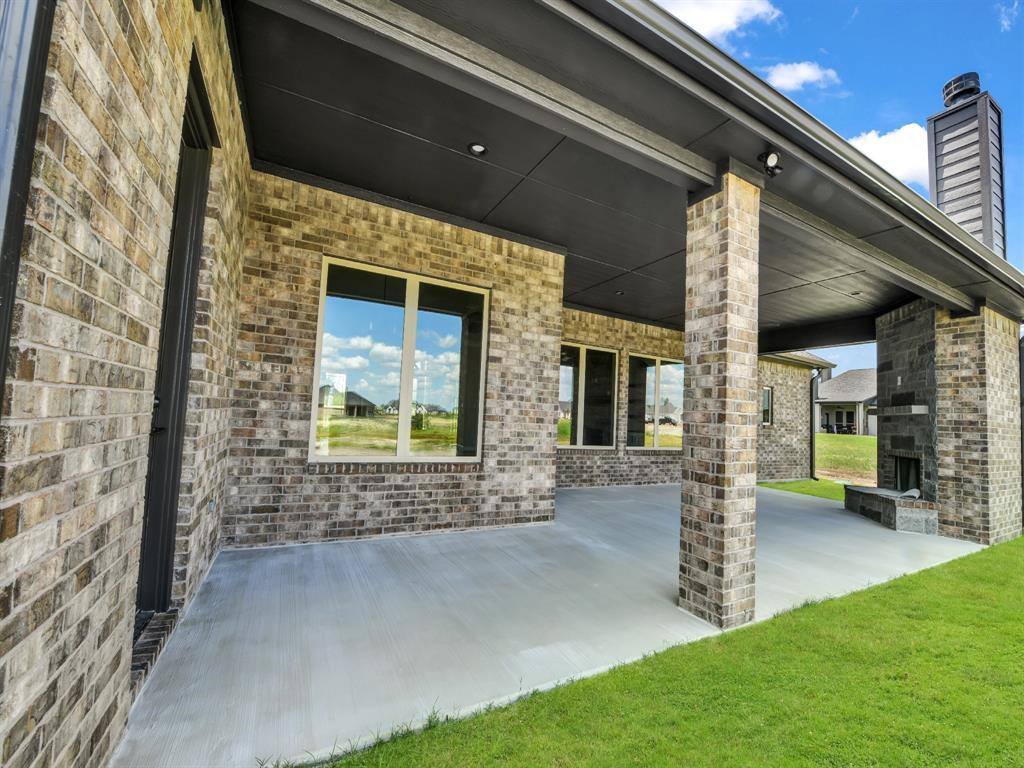 605 Gatlin Pass, Azle, TX 76020