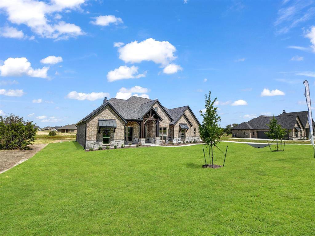 605 Gatlin Pass, Azle, TX 76020