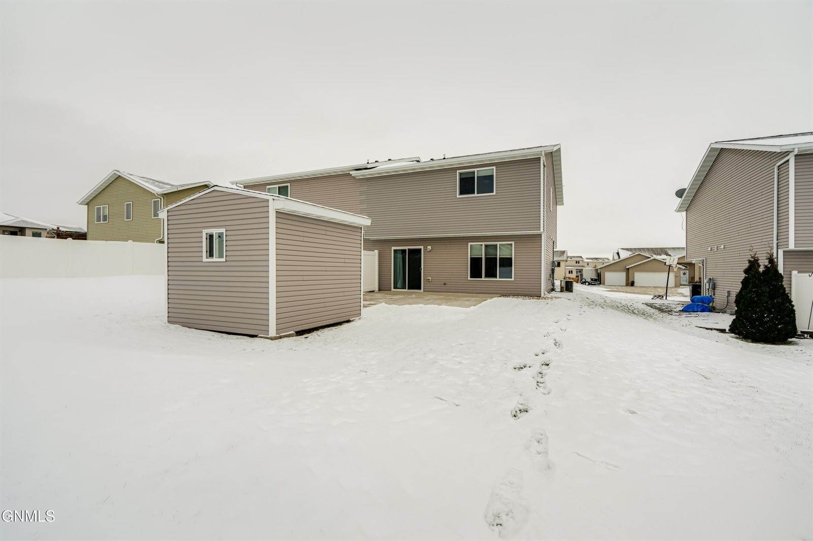 1312 Sorrento Circle, Bismarck, ND 58501