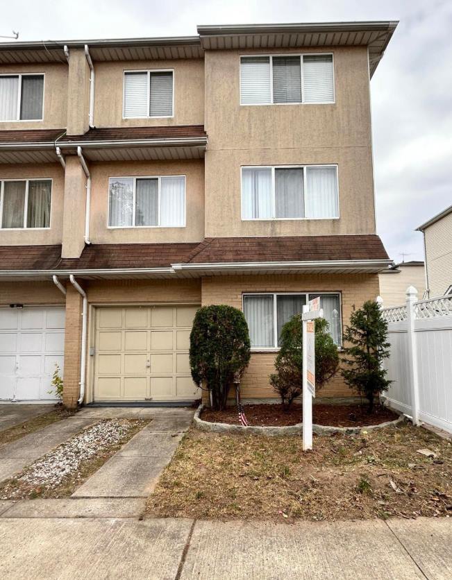 104 Wirt Ave, Staten Island, NY 10309