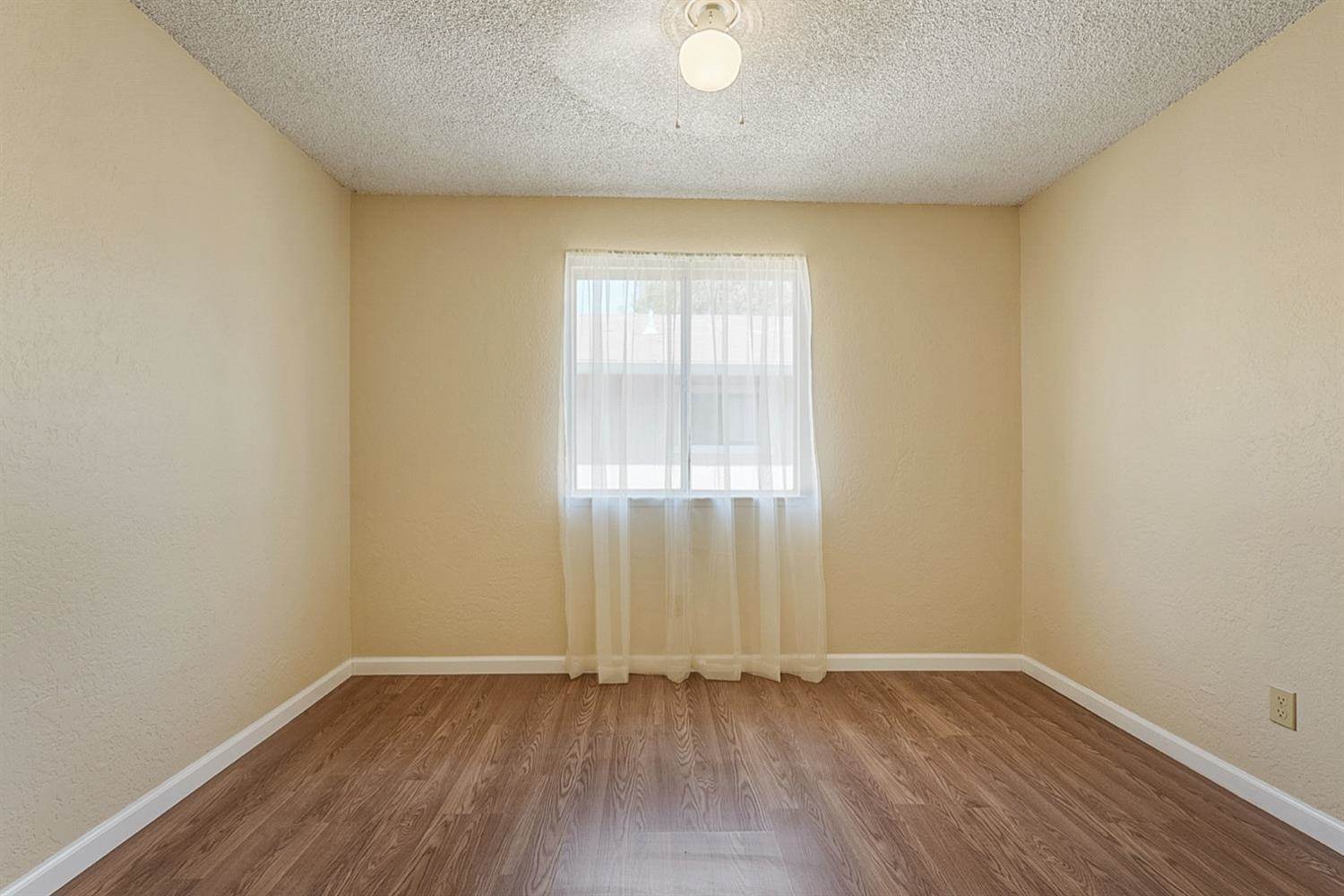 8704 Smith Street, Patterson, CA 95363