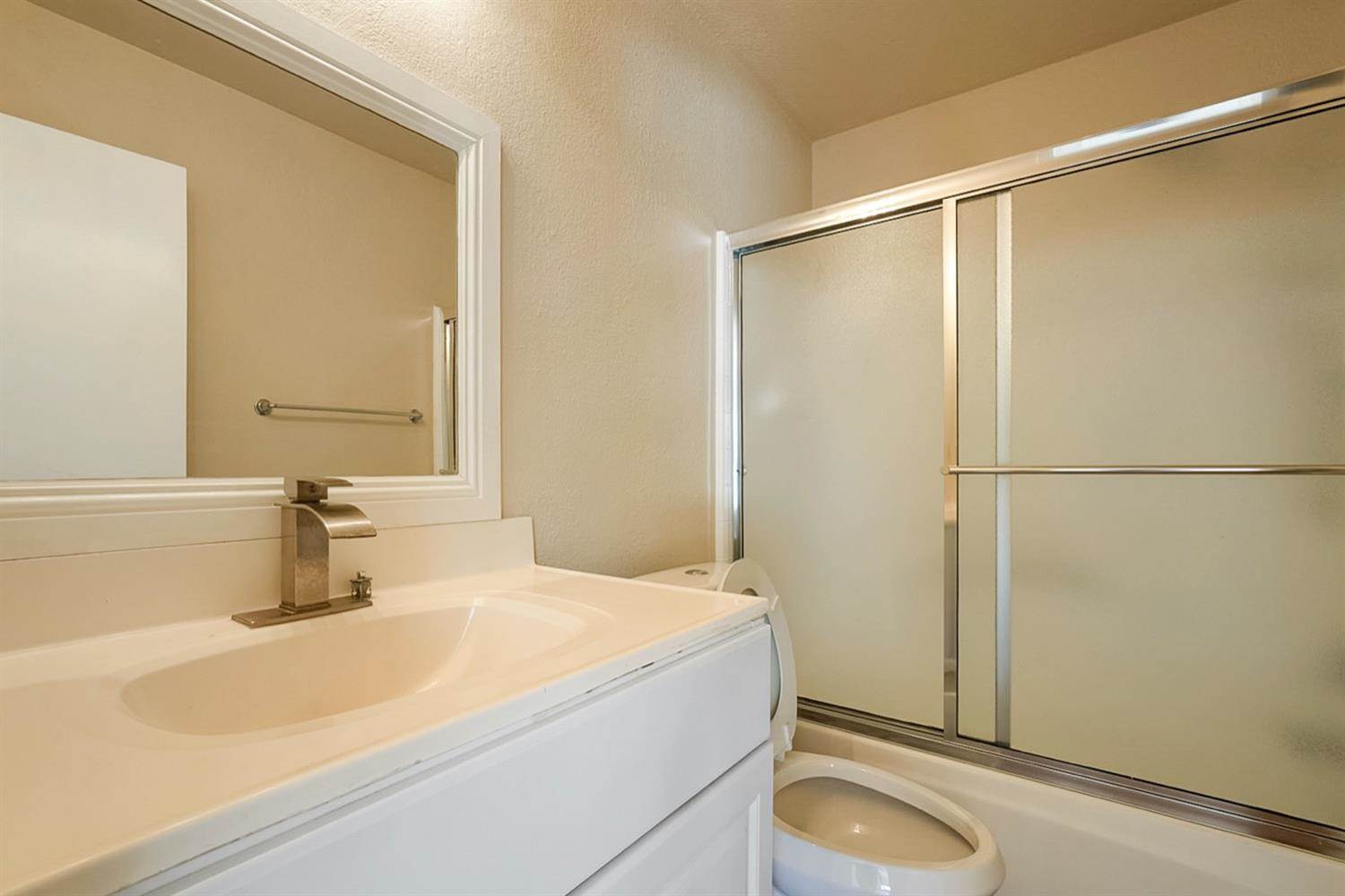 8704 Smith Street, Patterson, CA 95363