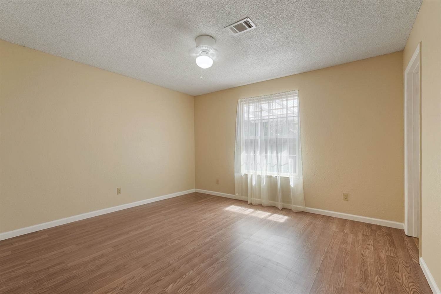 8704 Smith Street, Patterson, CA 95363