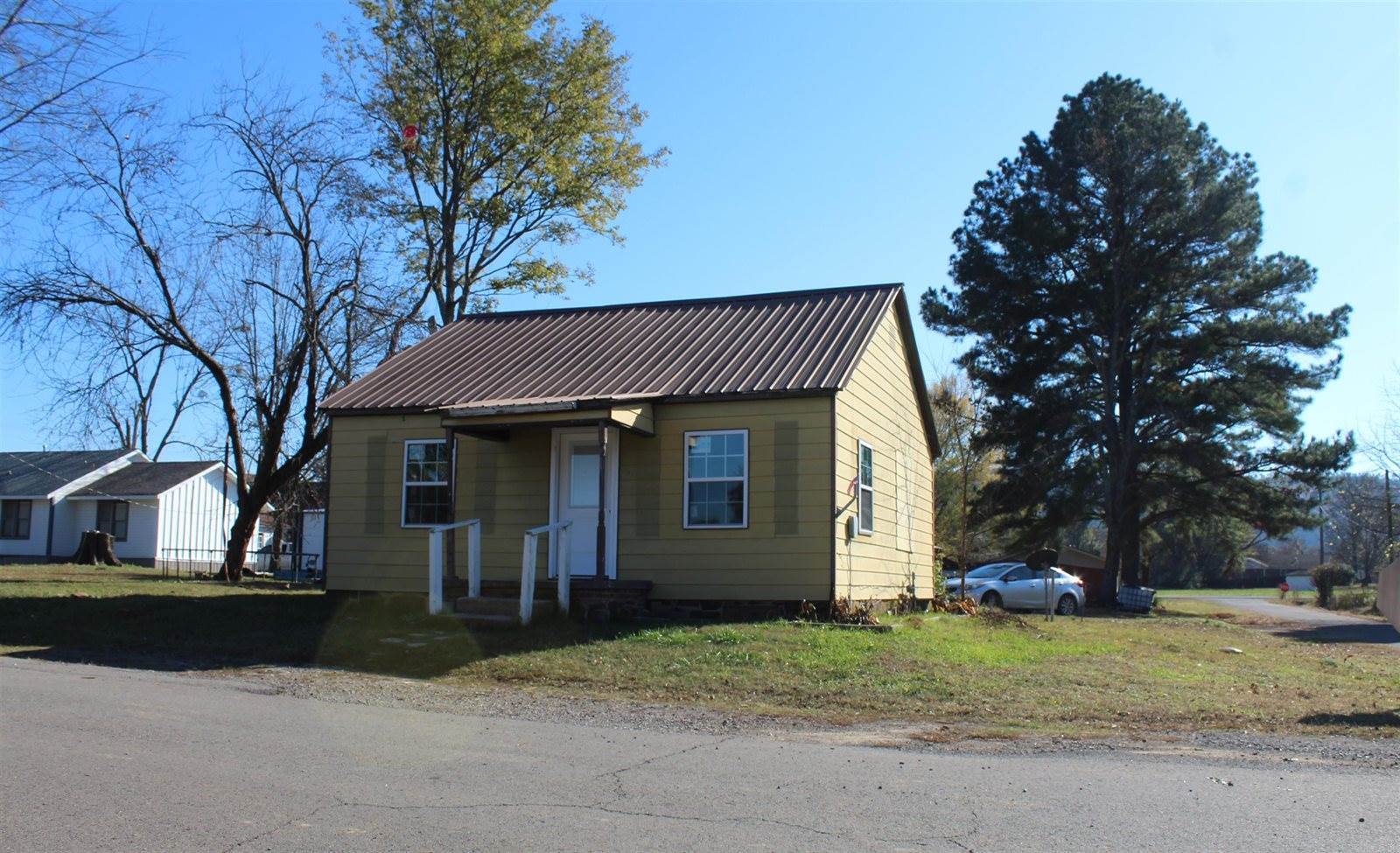 207 W 6Th St, Danville, AR 72833