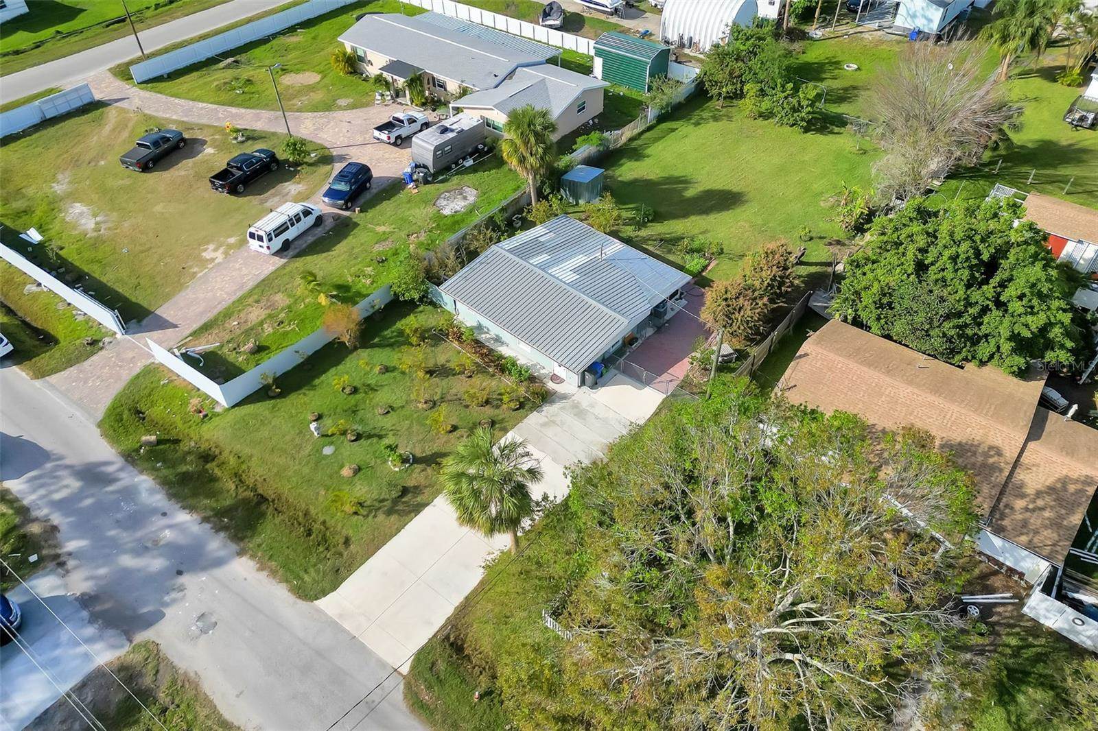 607 2ND Avenue NW, Ruskin, FL 33570