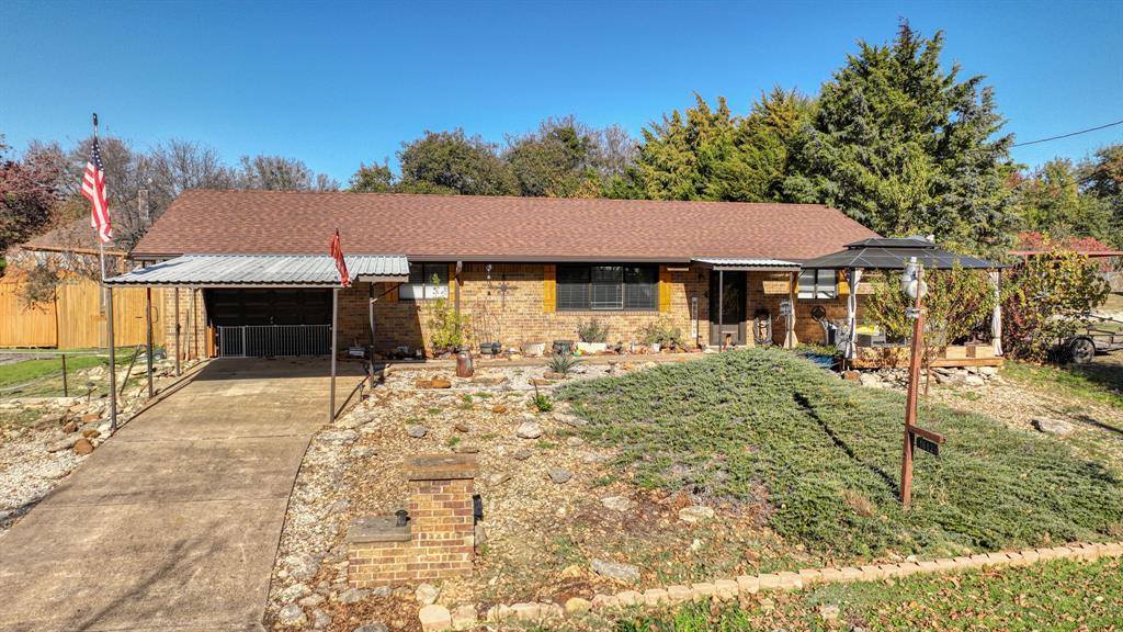 1602 East Lake Drive, Weatherford, TX 76087