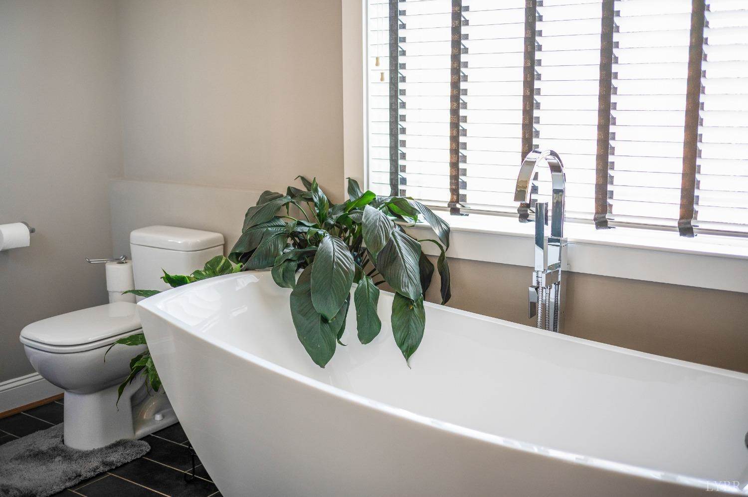 1088 Two Bid Road, Evington, VA 24550