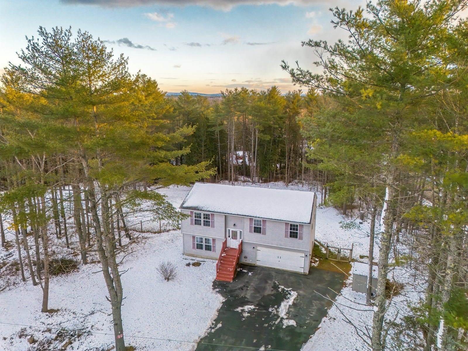 69 New Boston Road, Hermon, ME 04401