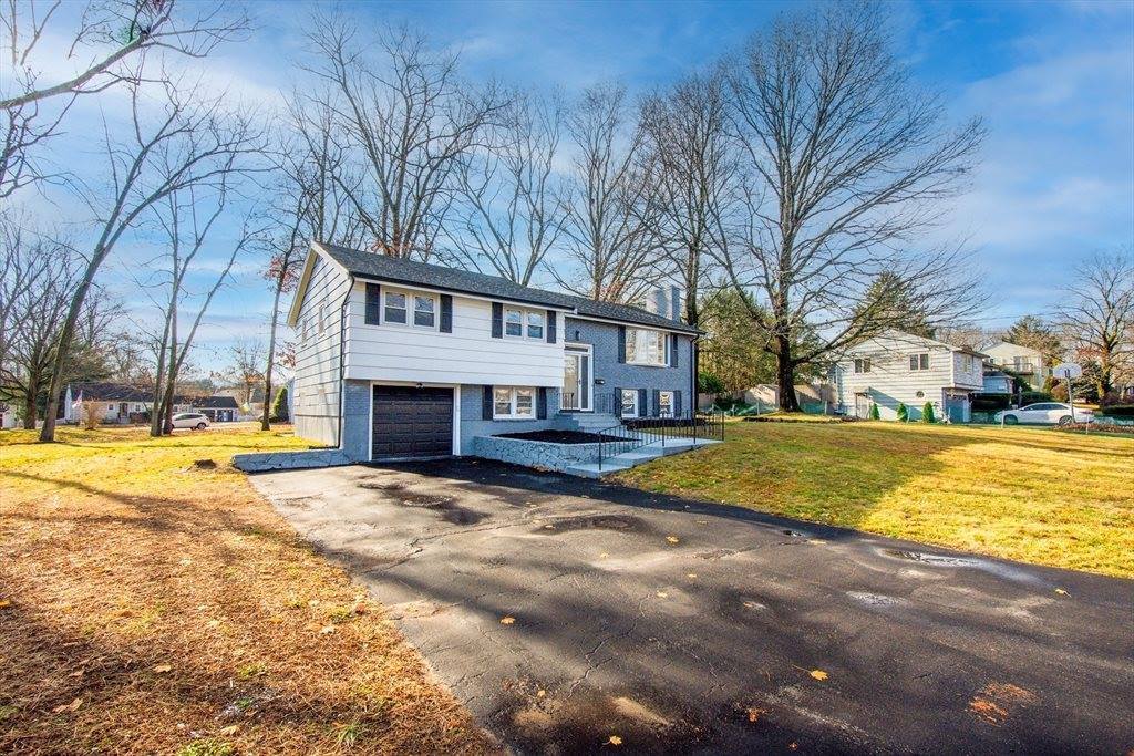 24 Morningside Dr, Norwood, MA 02062