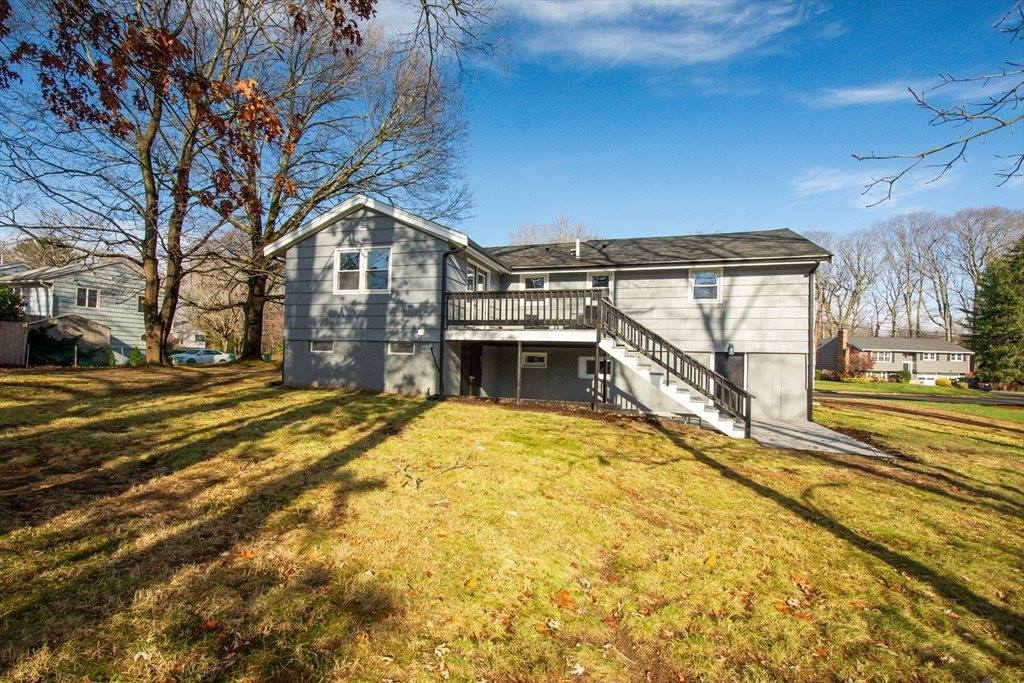 24 Morningside Dr, Norwood, MA 02062