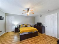 24605 Talladega Road, Saint Robert, MO 65584