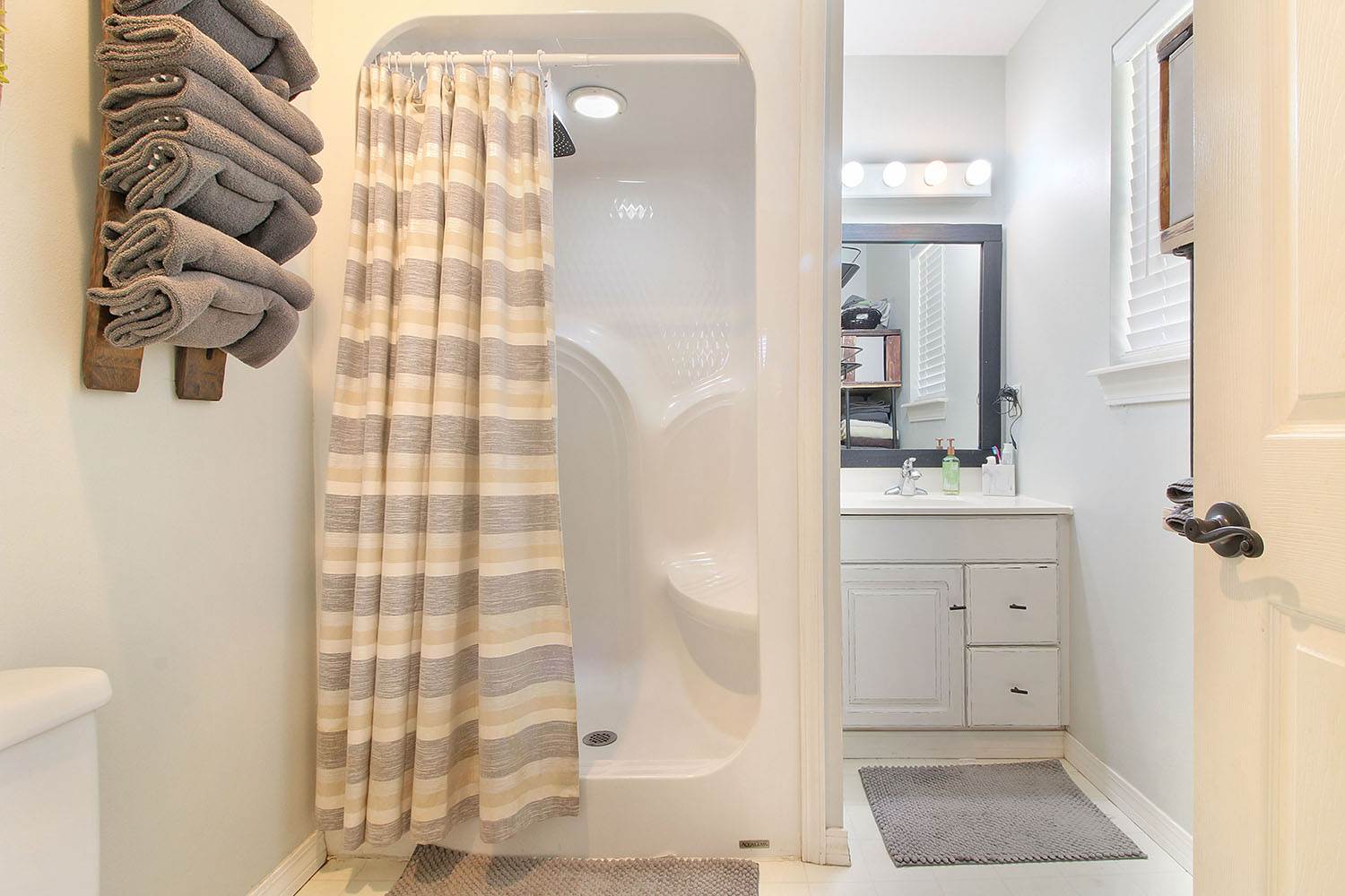 226 Audrey Circle, Ocean Springs, MS 39564