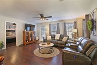 226 Audrey Circle, Ocean Springs, MS 39564