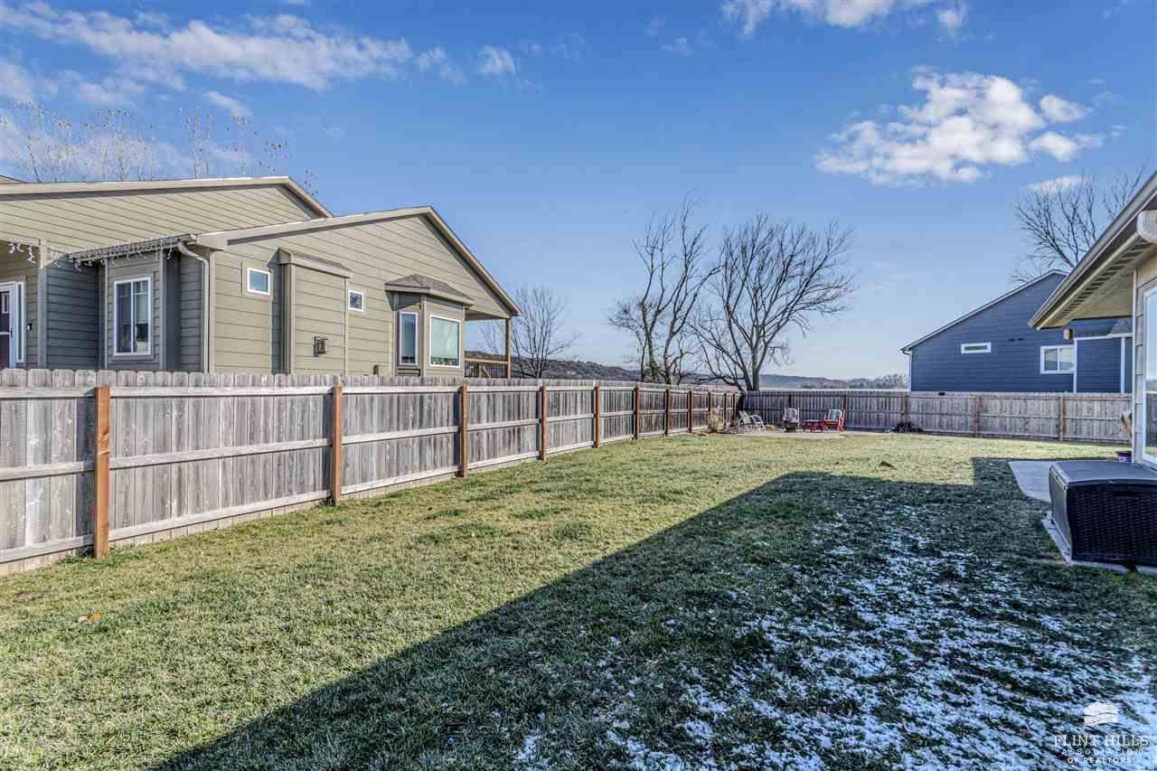 901 Bramblewood Lane, Manhattan, KS 66503